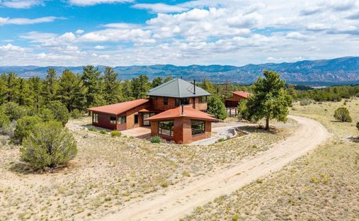 House in Saint Elmo, Colorado, United States 1