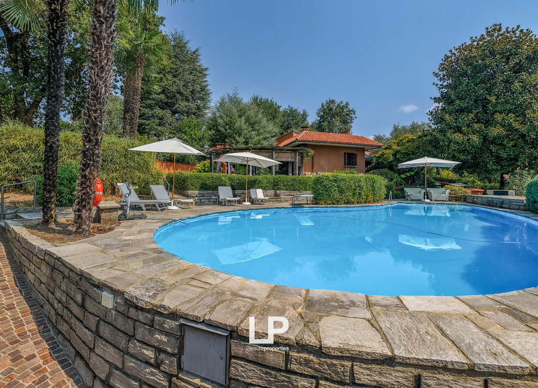 Villa in Besozzo, Lombardy, Italy 2 - 18659555