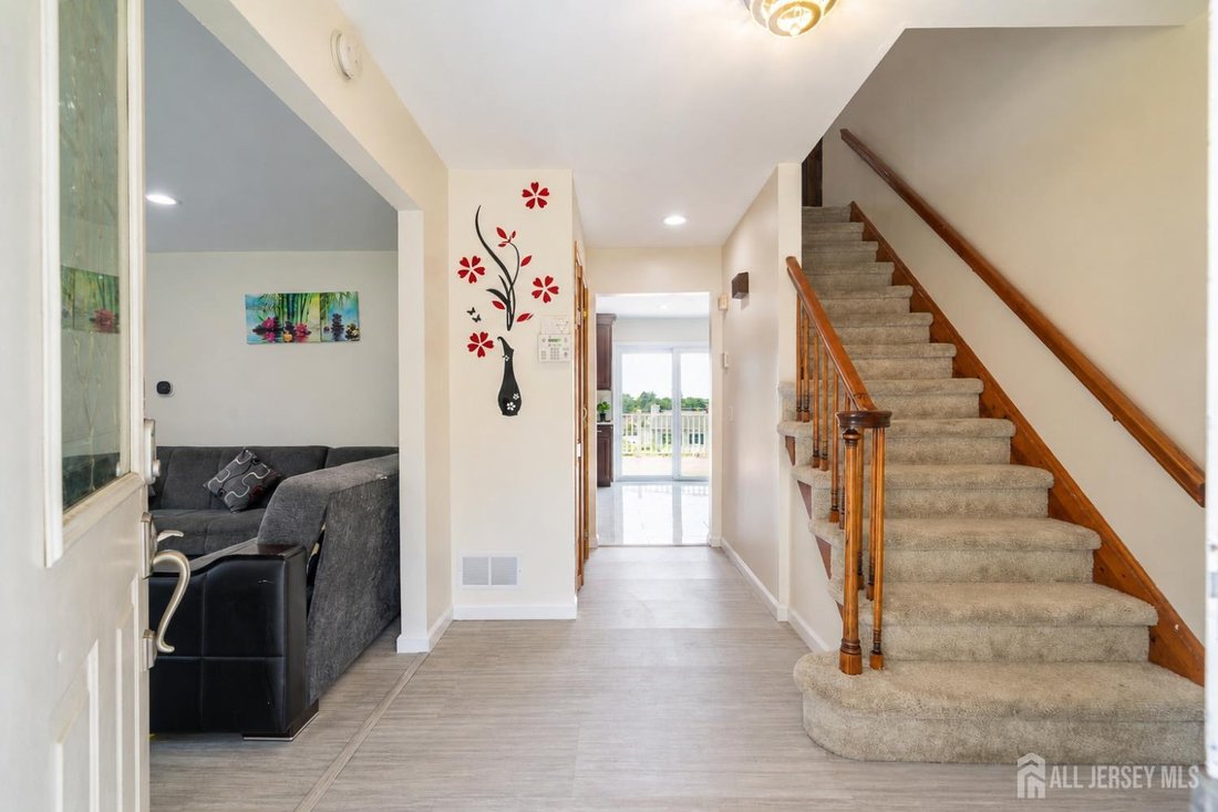 House in South Plainfield, New Jersey, United States 4 - 18666014