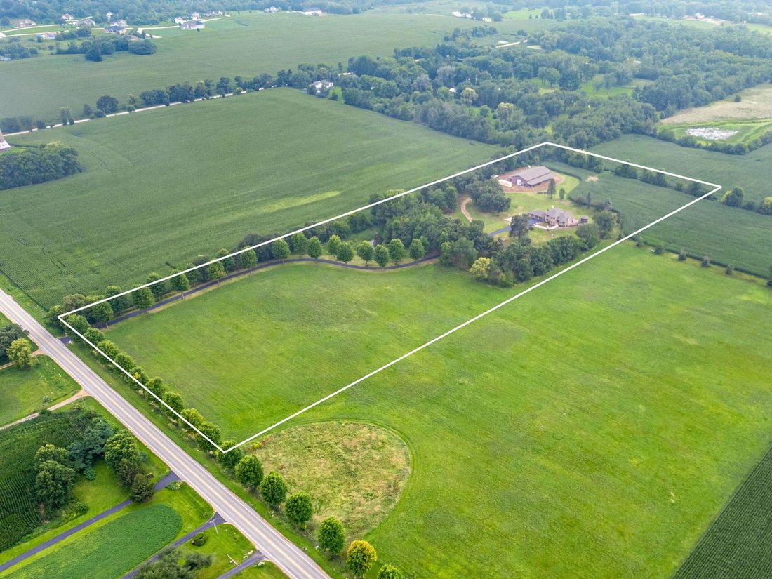 House in Huntley, Illinois, United States 5 - 18666157