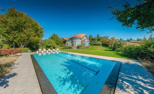 House in Sullens, Vaud, Switzerland 1