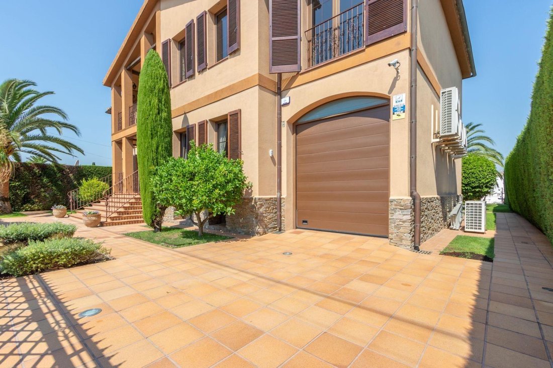 House in Empuriabrava, Catalonia, Spain 3 - 18666607