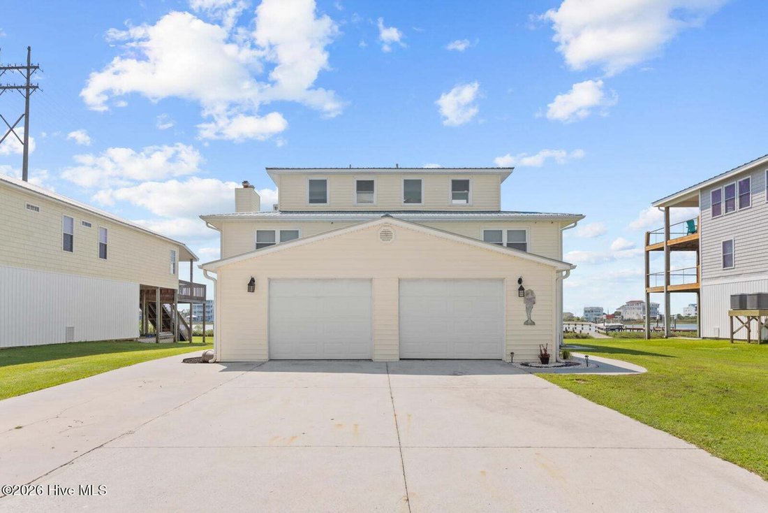 House in North Topsail Beach, North Carolina, United States 1 - 18662351