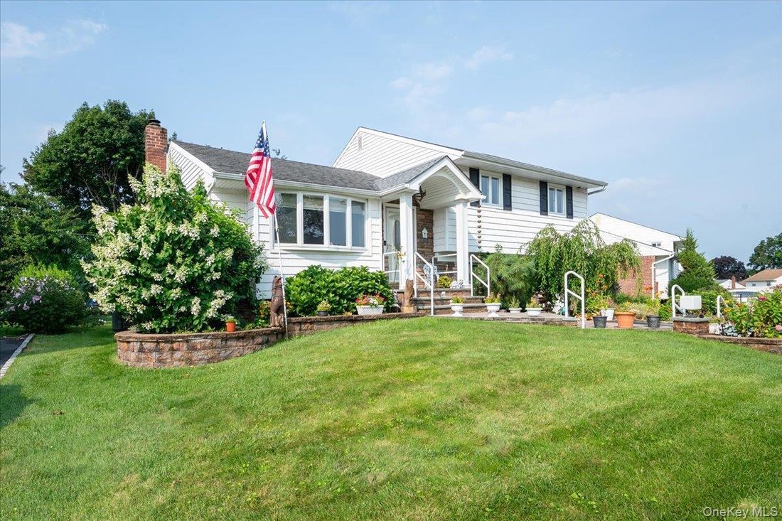 House in Syosset, New York, United States 1 - 18665749