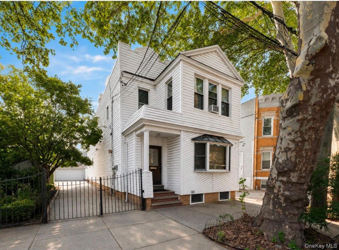 House in New York, New York, United States 1 - 18671436