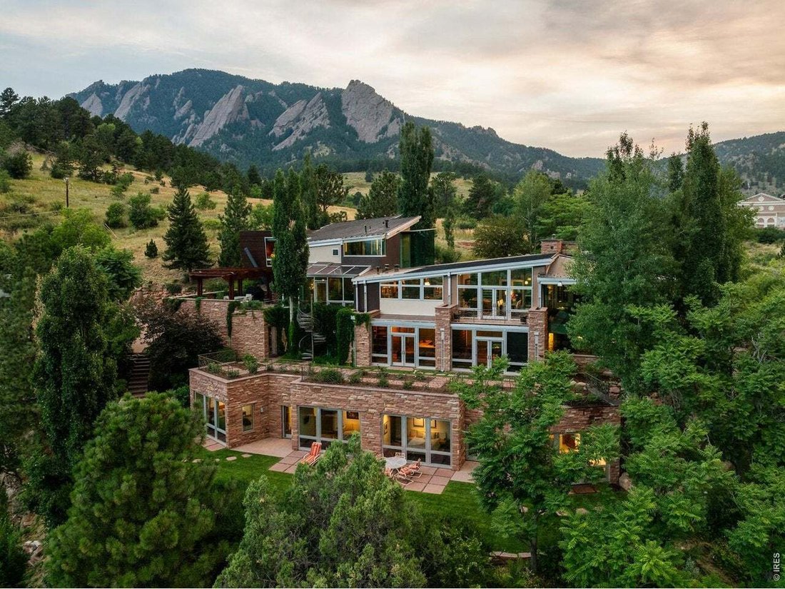 Boulder, Colorado, United States 4 - 18666088