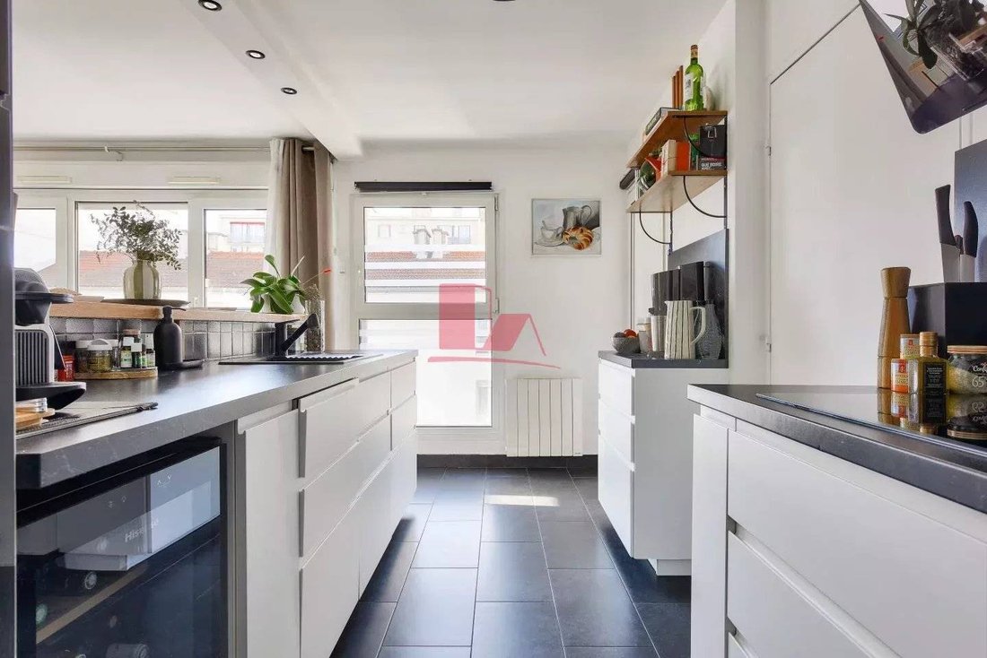 Apartment in Espaces Jeunes, Issy-les-Moulineaux, France 4 - 16983314