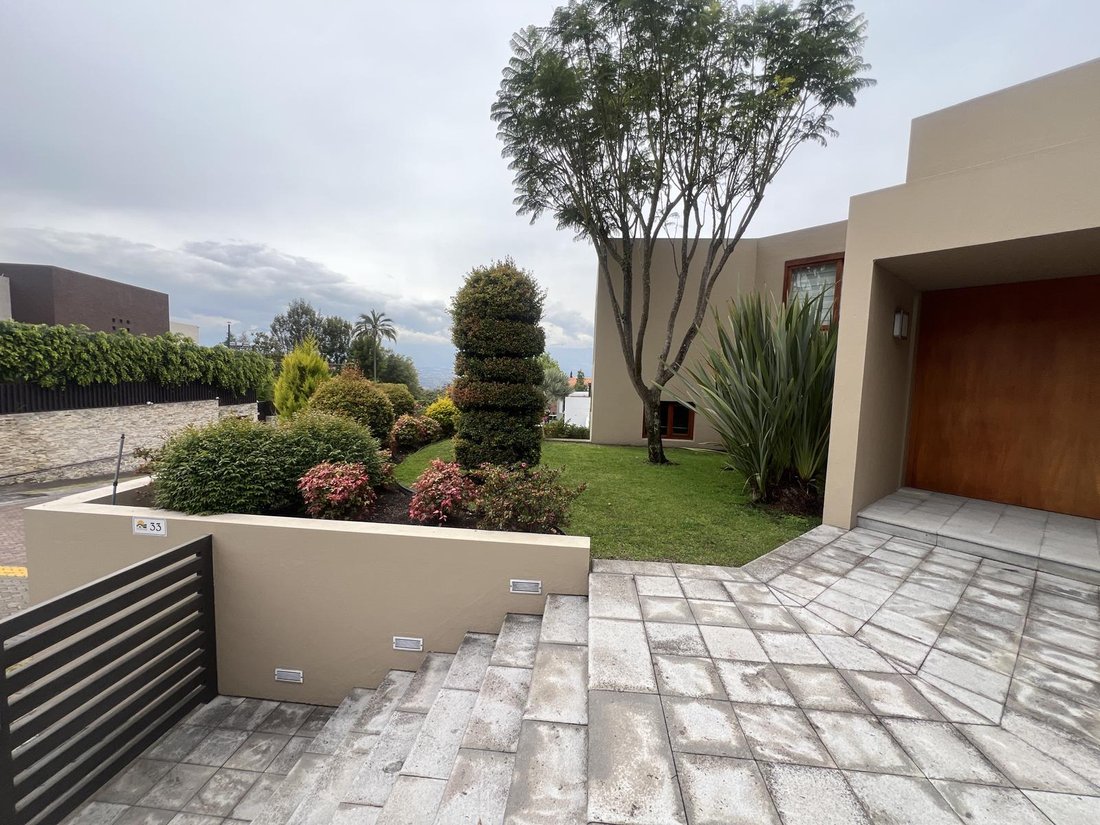 House in Quito, Pichincha, Ecuador 2 - 18661697