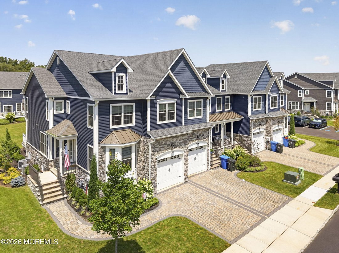 Condo in Old Bridge Township, New Jersey, United States 4 - 18670628