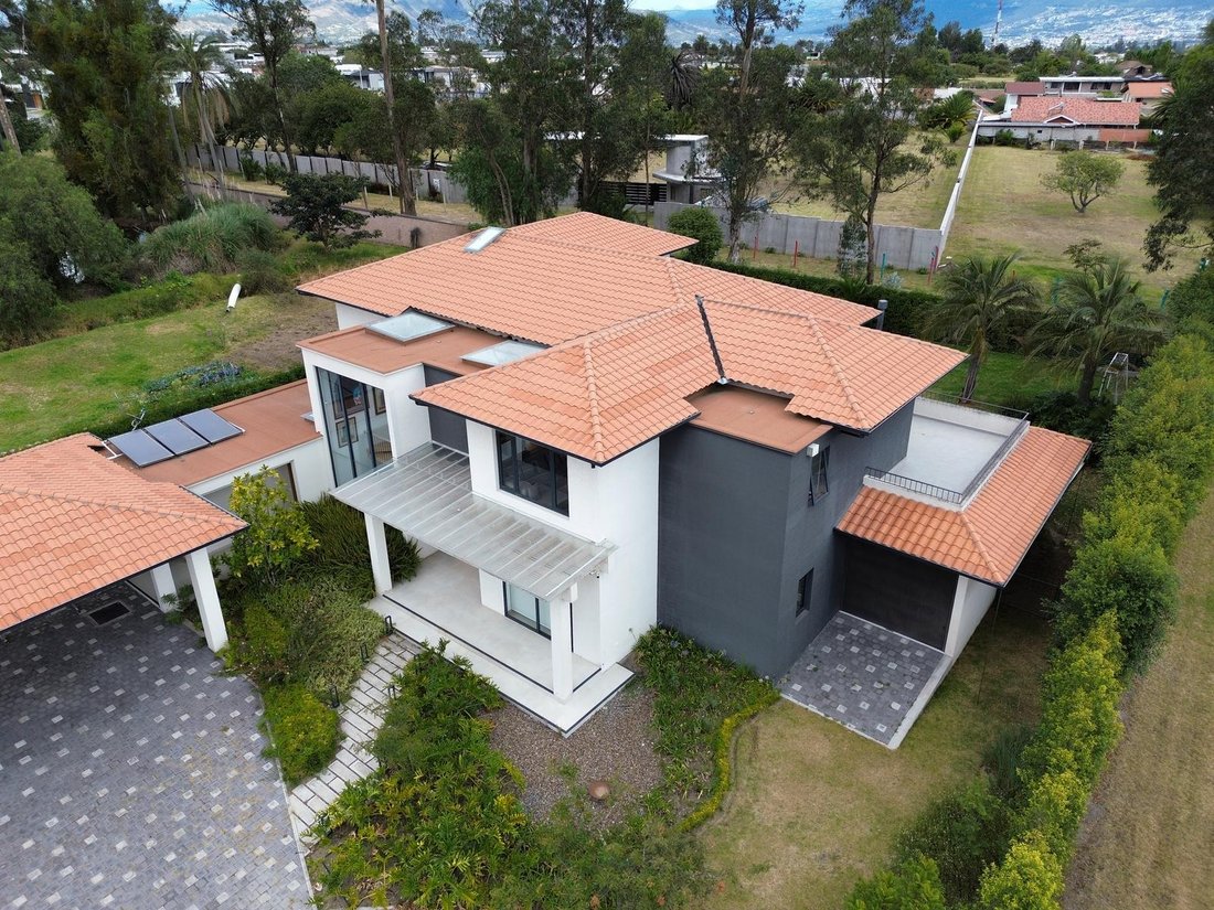 House in Quito, Pichincha, Ecuador 2 - 18660528