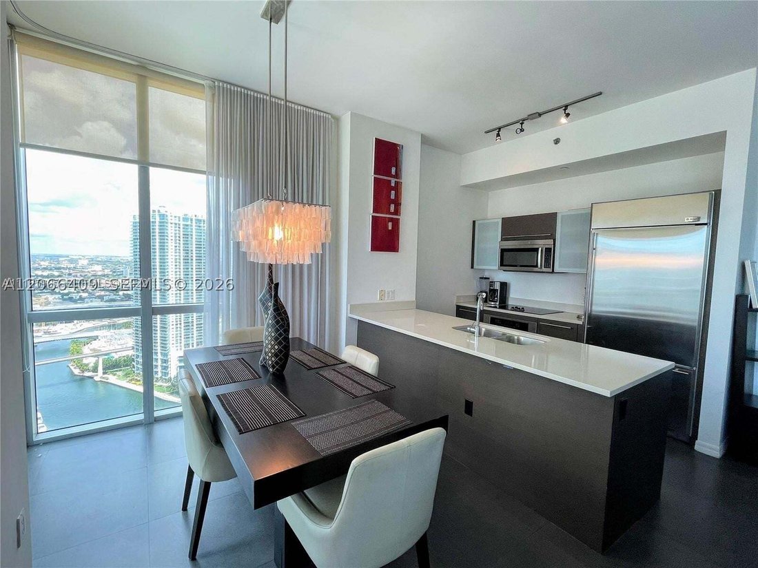 Condo in Miami, Florida, United States 1 - 18663438