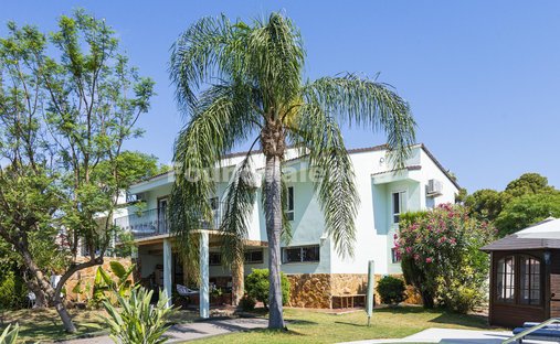 Villa in Naquera / Naquera, Valencian Community, Spain 1
