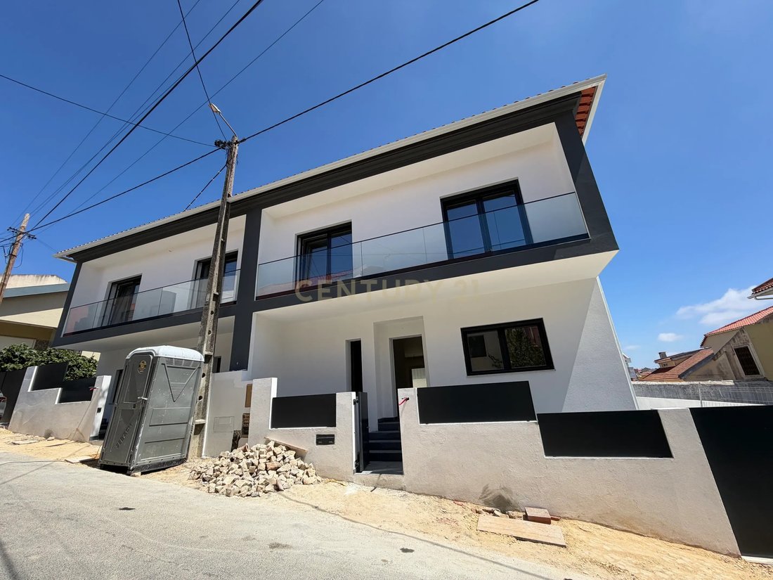Villa in Casal de Cambra, Lisbon, Portugal 1 - 15949840