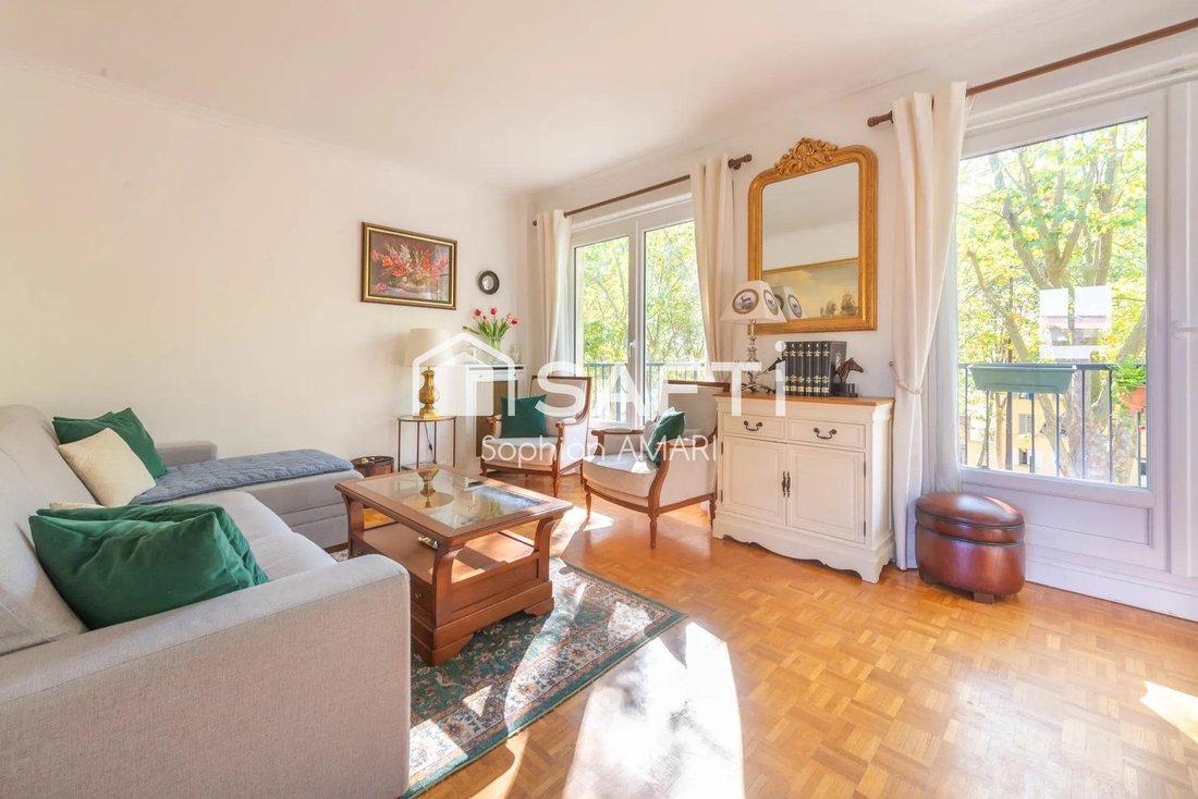 Apartment in Domaine National du Château, Versailles, France 1 - 18650381