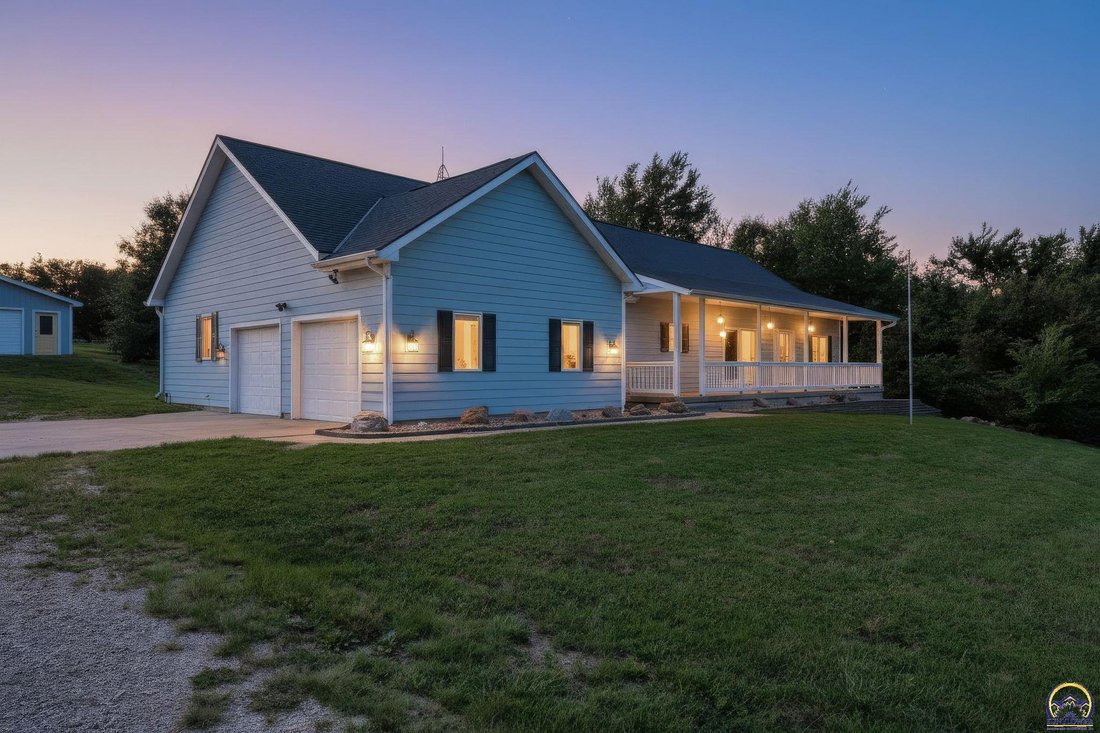 Topeka, Kansas, United States 1 - 18661358