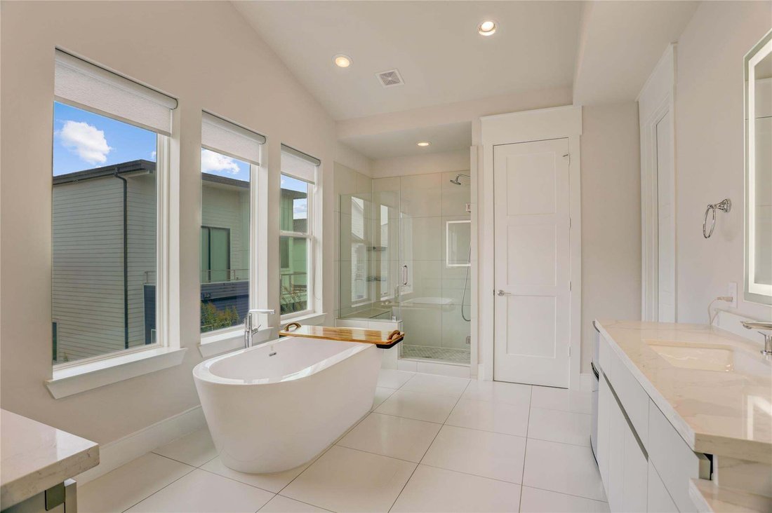 House in Houston, Texas, United States 5 - 18669447