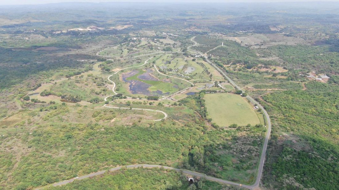 Land in Guayaquil, Guayas, Ecuador 1 - 18660353