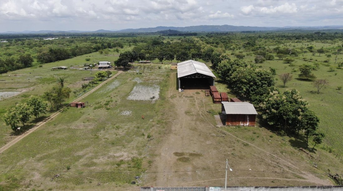 Land in Isidro Ayora, Guayas, Ecuador 1 - 18660459