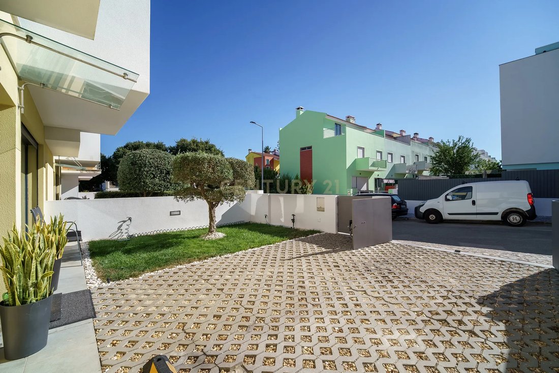 Villa in Charneca de Caparica e Sobreda, Setubal, Portugal 2 - 18664367