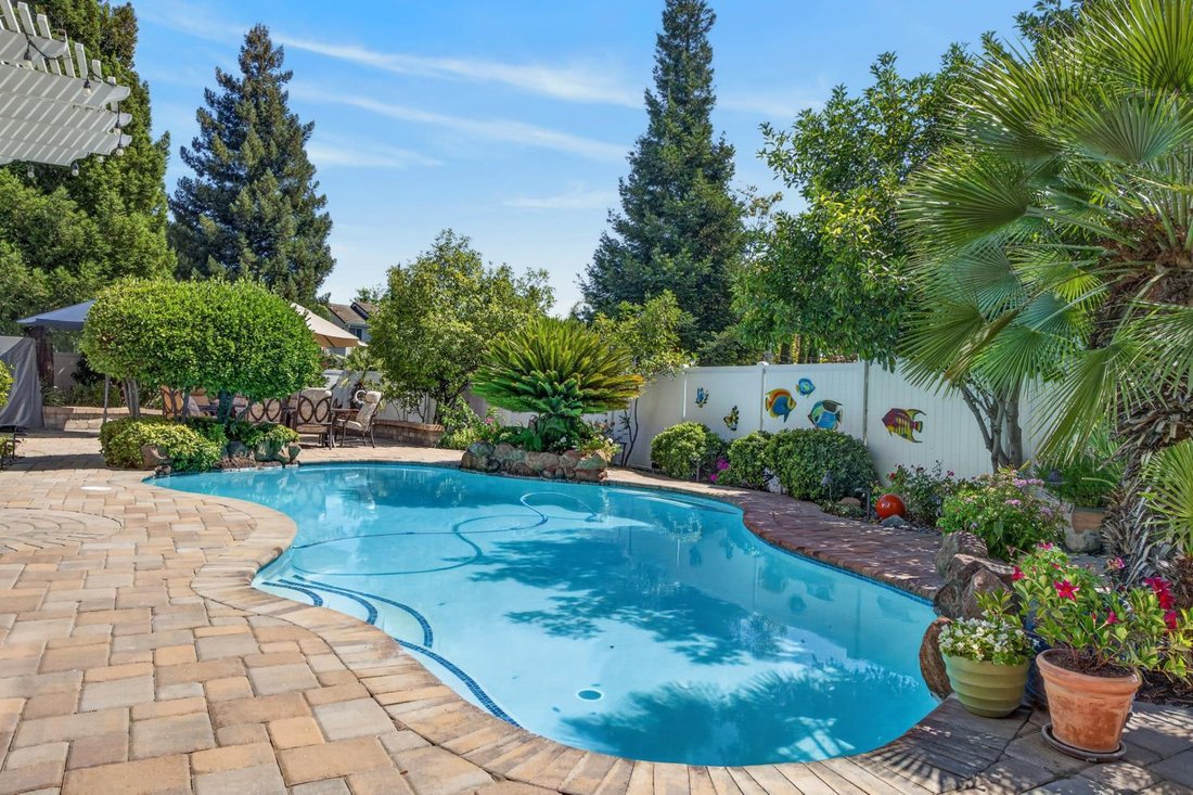 House in Elk Grove, California, United States 2 - 18663271