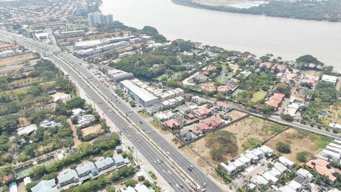 Land in Samborondón, Guayas, Ecuador 1 - 18660737