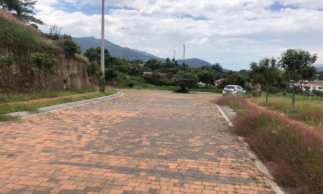 Land in Quito, Pichincha, Ecuador 2 - 18661668