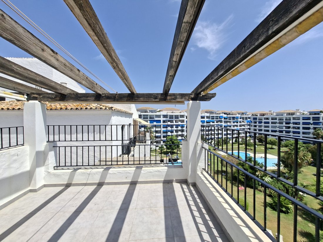 Apartamento en Playa Puerto Banús, Marbella, España 2 - 18667717