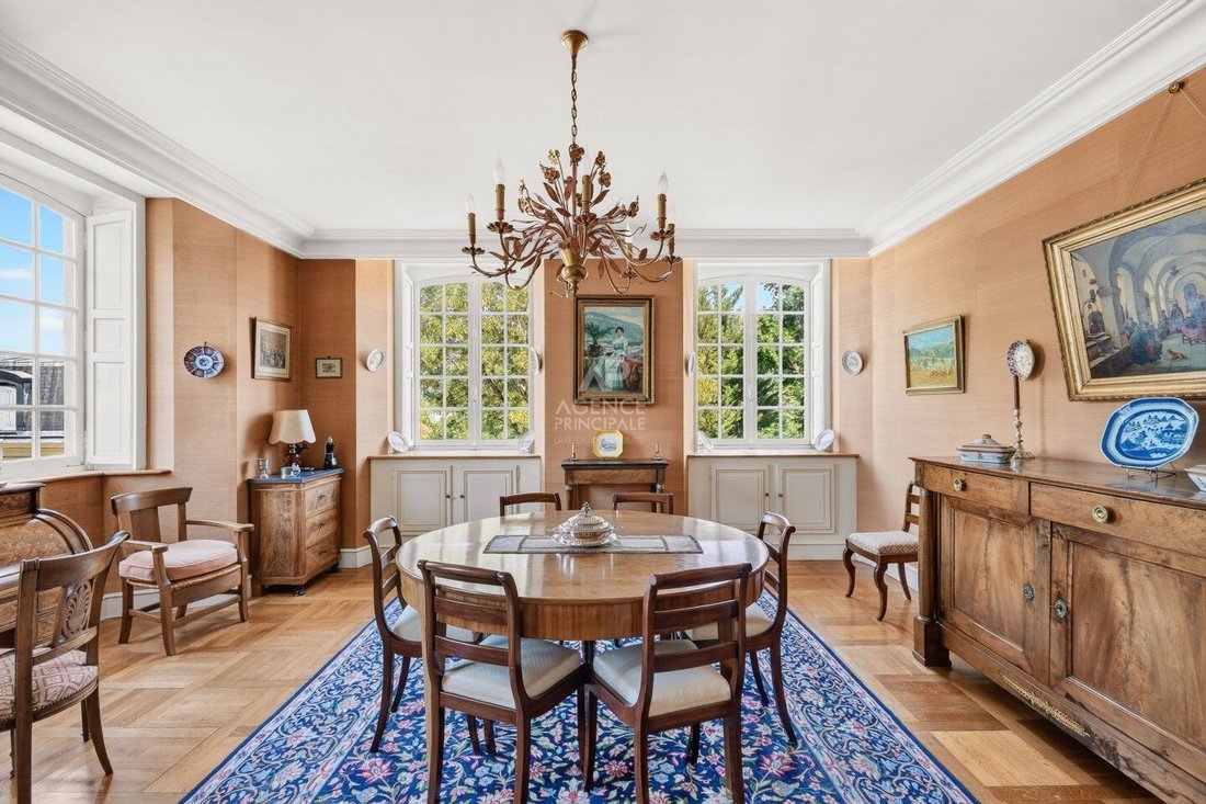 Apartment in Domaine National du Château, Versailles, France 3 - 18660121