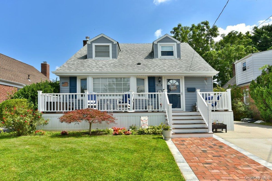 House in Mineola, New York, United States 2 - 18664238