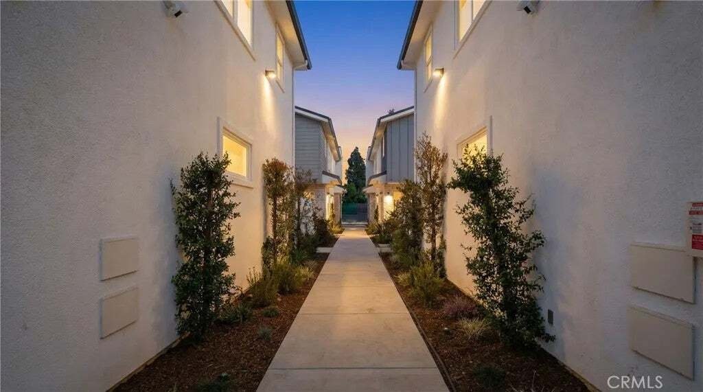 House in Paramount, California, United States 3 - 18663984