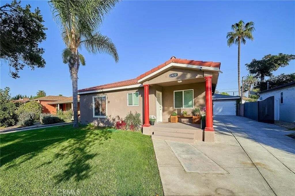 House in Signal Hill, California, United States 1 - 18670812
