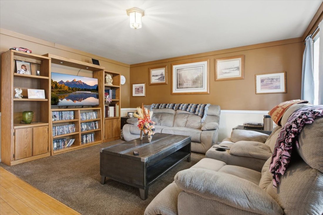 West Valley City, Utah, United States 3 - 18672375
