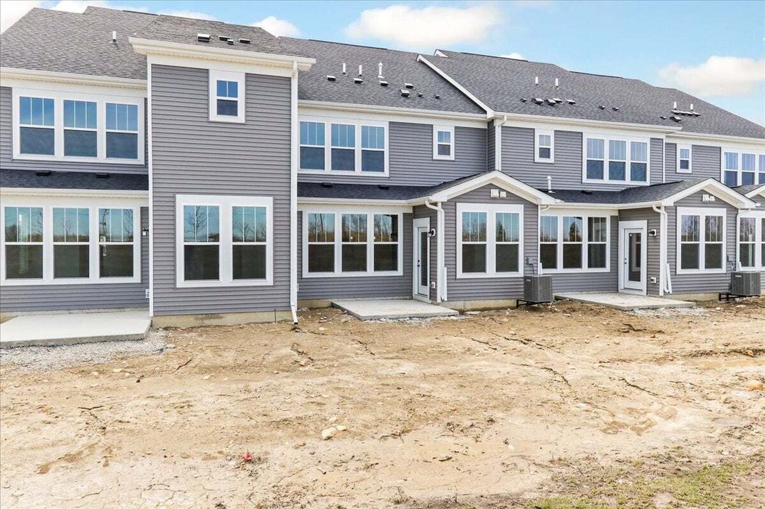 Townhouse in Bolingbrook, Illinois, United States 2 - 18663082