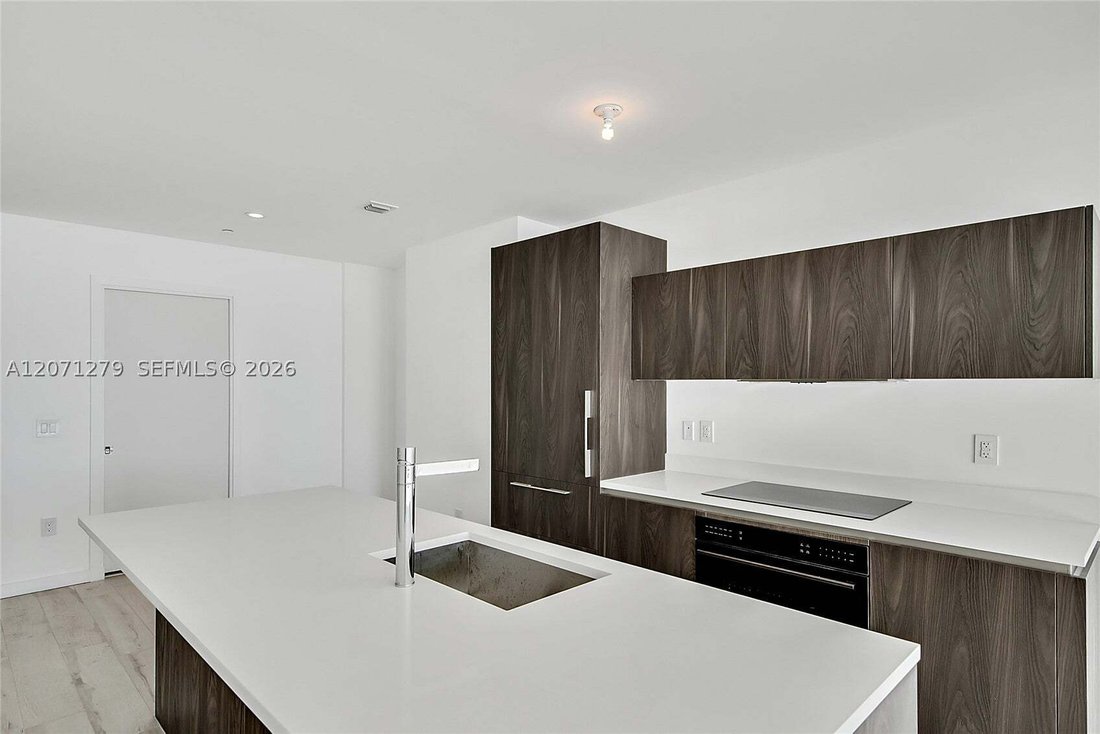 Condo in Miami, Florida, United States 5 - 18659328
