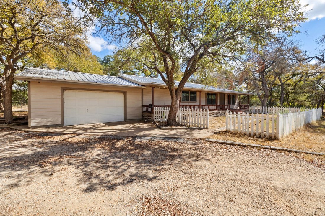 Liberty Hill, Texas, United States 1 - 18669338