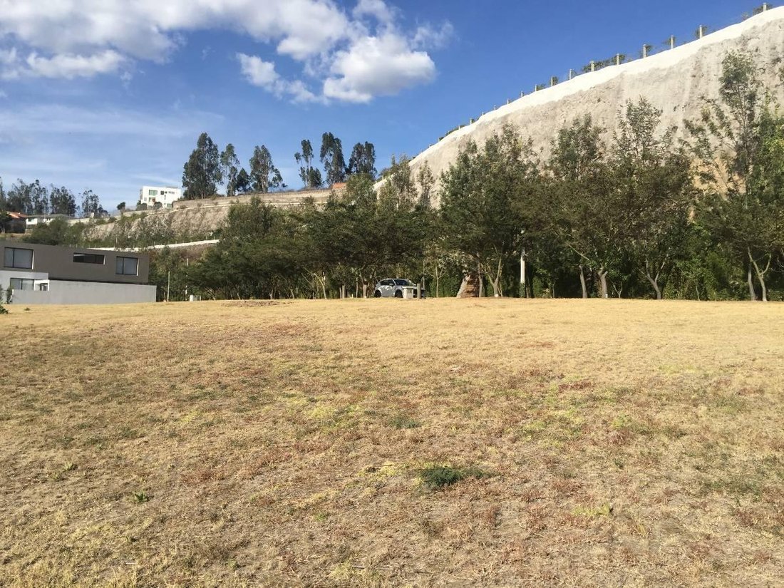 Land in Quito, Pichincha, Ecuador 3 - 18661673