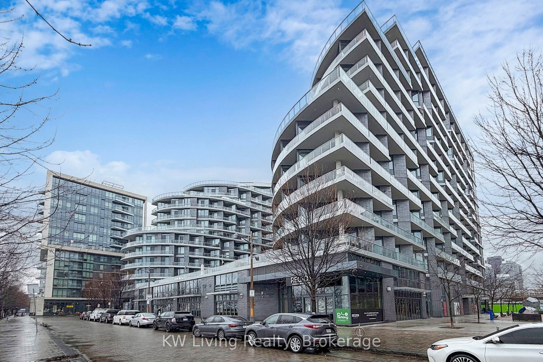 Condo in Toronto, Ontario, Canada 1 - 18659746