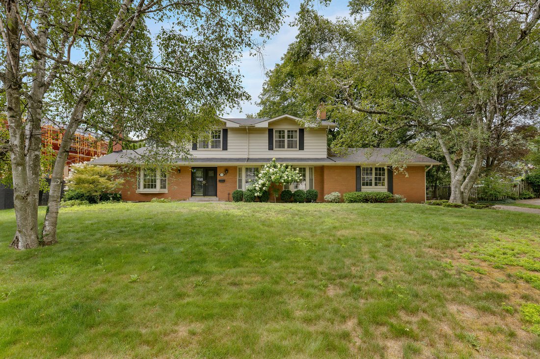 House in Oakville, Ontario, Canada 1 - 18660093