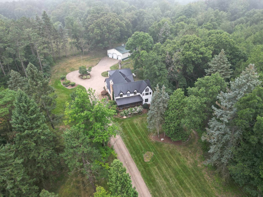 House in Fenton, Michigan, United States 1 - 18662469