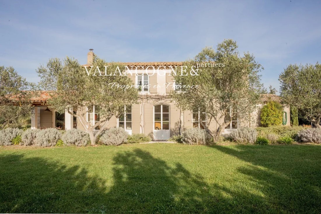 Casa en Eygalières, Provenza-Alpes-Costa Azul, Francia 2 - 16656022