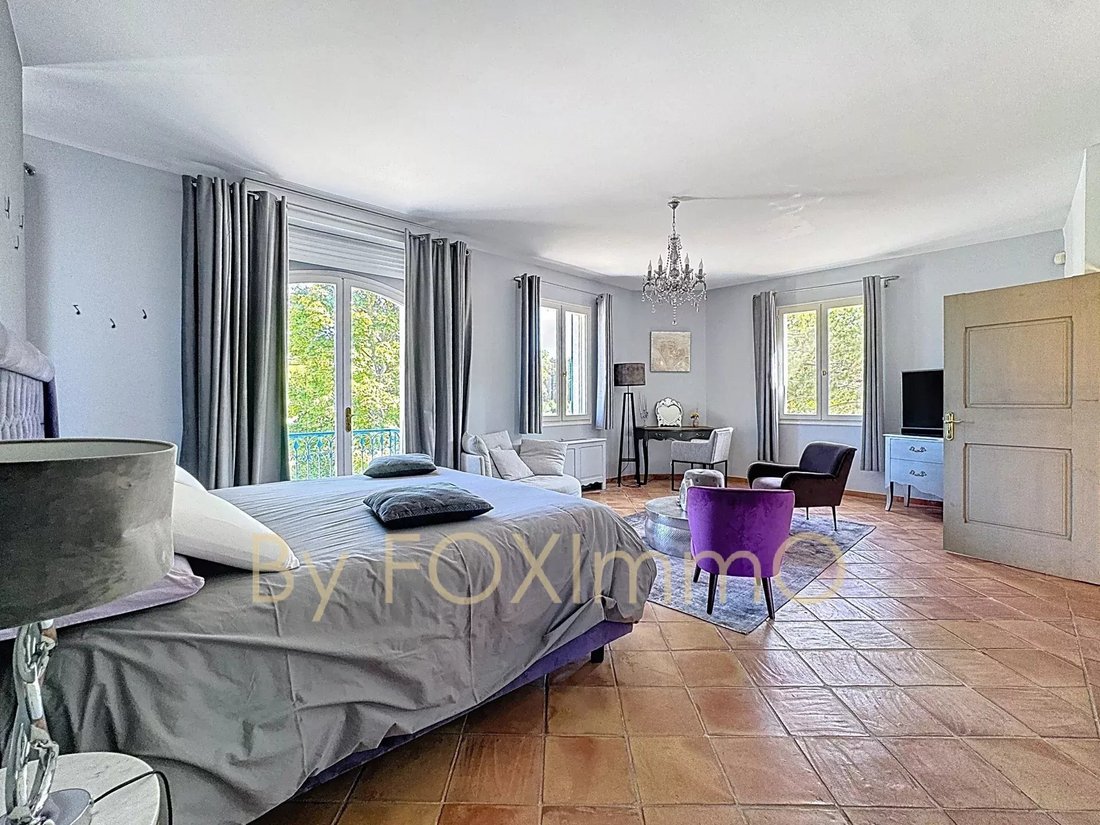 Estate in Mouriès, Provence-Alpes-Côte d'Azur, France 4 - 18668326