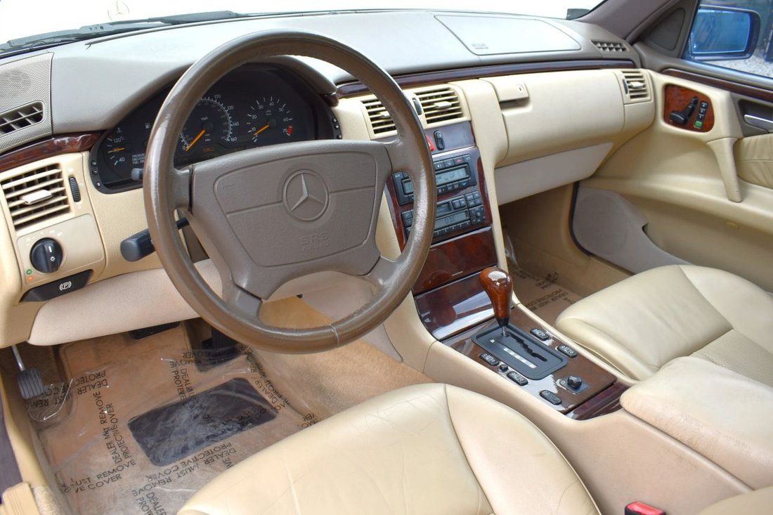 Sedan in Portland, OR, United States 3 - 18665004