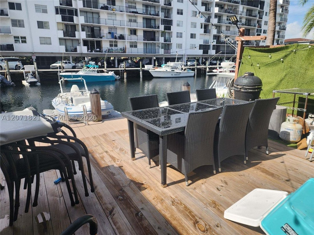 Townhouse in Golden Beach, Florida, United States 4 - 18669012