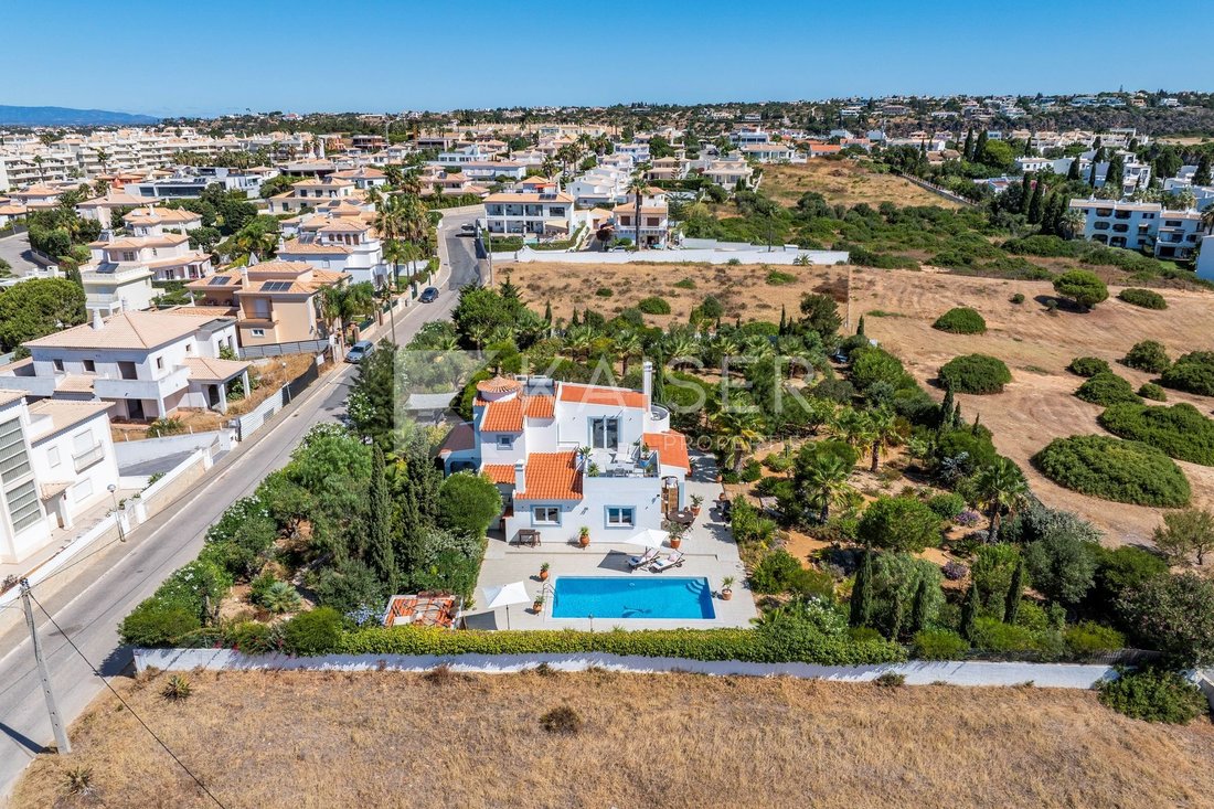 Villa in Olhos de Agua, Algarve, Portugal 2 - 18664490