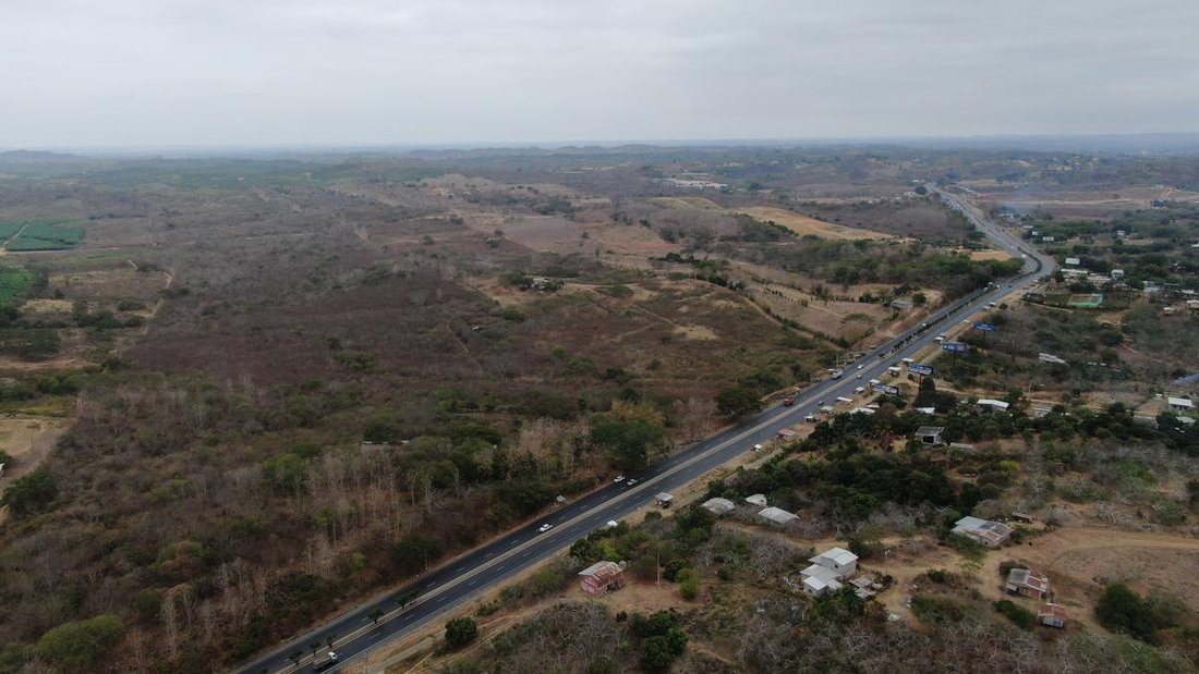 Land in Guayaquil, Guayas, Ecuador 2 - 18660461