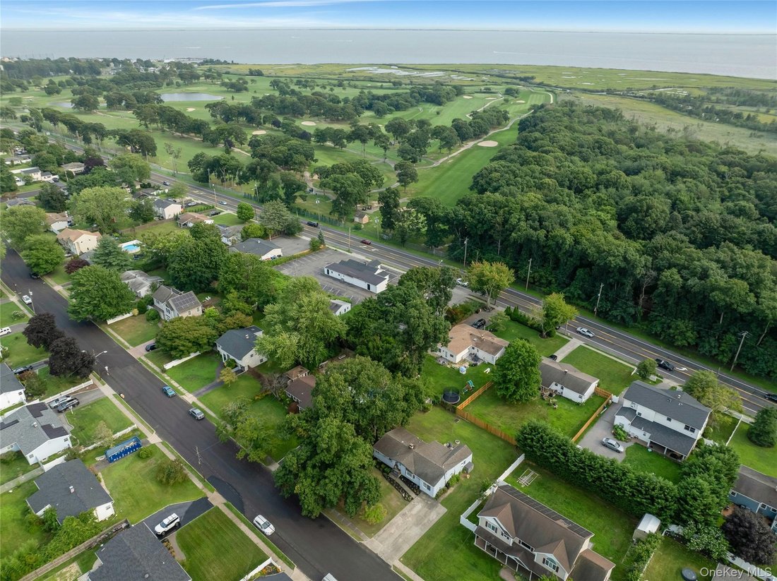 House in West Sayville, New York, United States 4 - 18613165