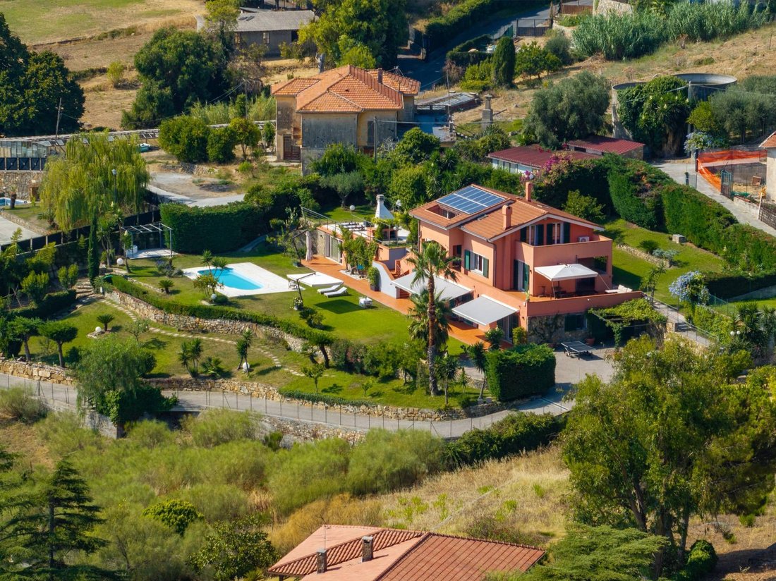 Villa in Coldirodi, Sanremo, Italy 2 - 18665229