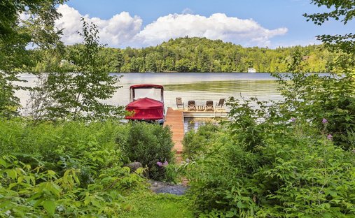 House in Sainte-Agathe-des-Monts, Quebec, Canada 1