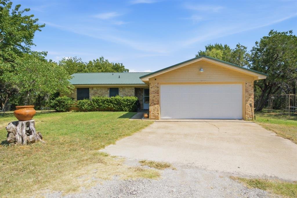 House in Granbury, Texas, United States 2 - 18669435