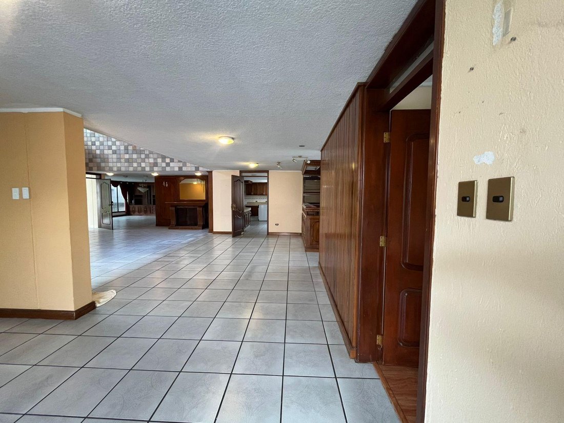 House in Quito, Pichincha, Ecuador 2 - 18660598